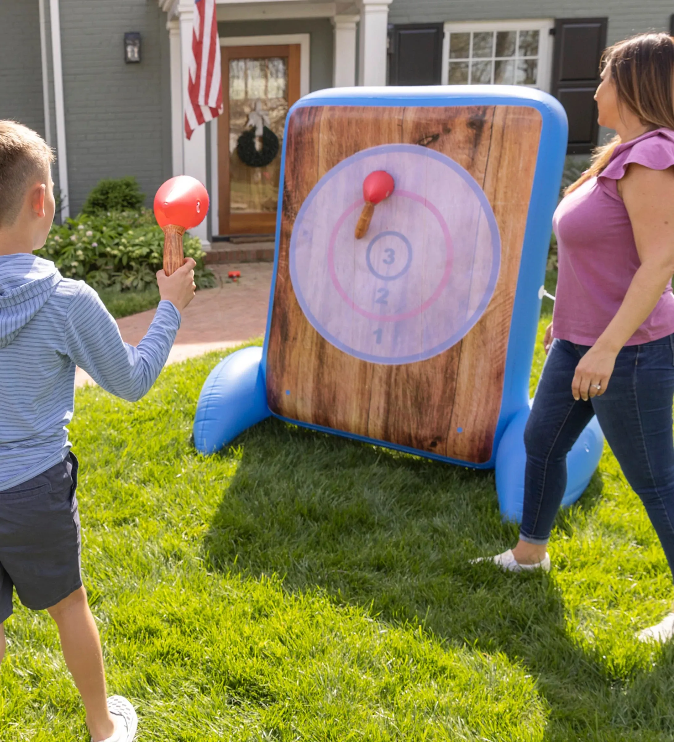 INFLATABLE AXE THROWING